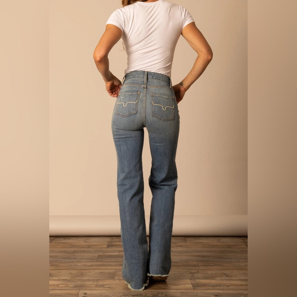 KIMES JEANS: OLIVIA LIGHT WASH 8/34
